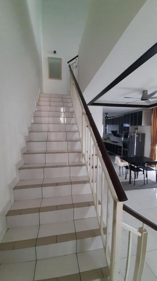 Homestay Greenway Pasir Gudang Exterior photo