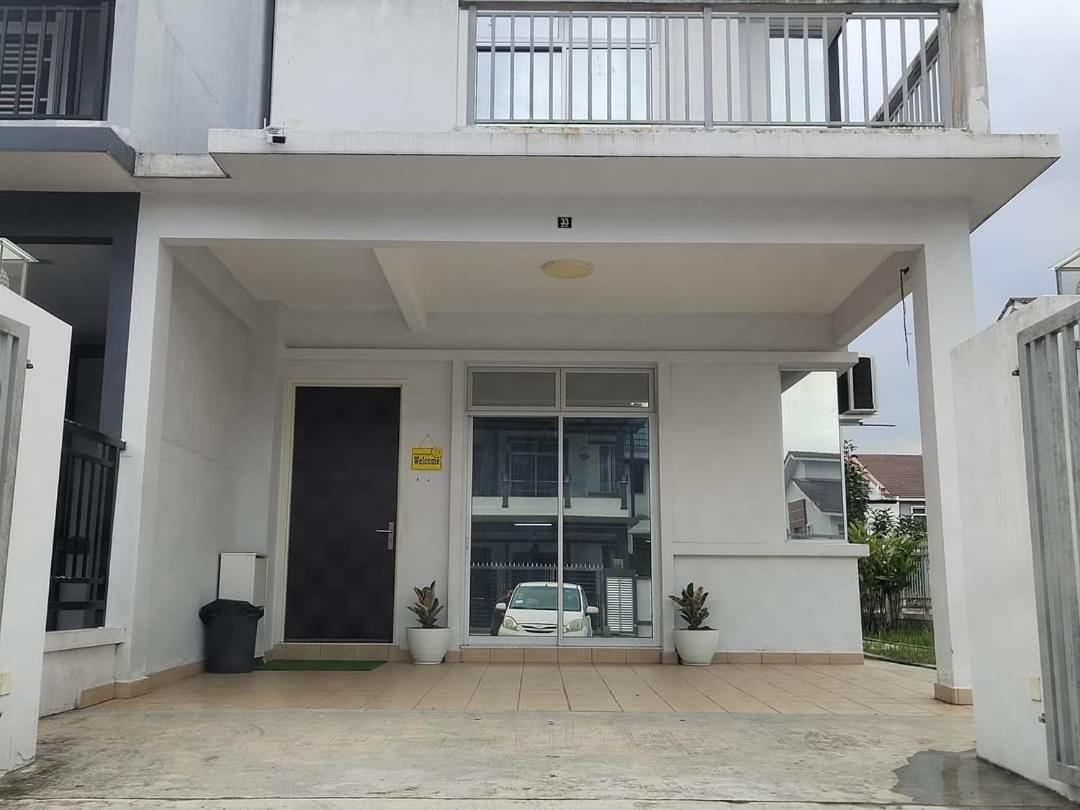 Homestay Greenway Pasir Gudang Exterior photo